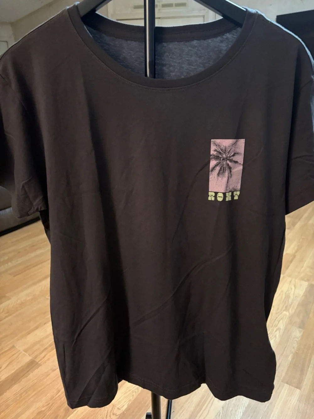 Roxy NWT Polaroid BFC Graphic T-Shirt Anthracite Grey Palm Tree Size Large - Picture 1 of 4